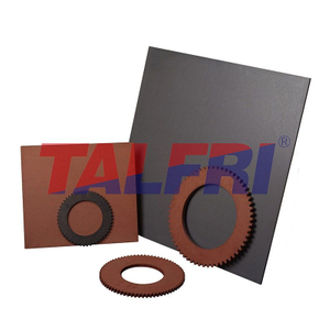 Se aplica una lámina plana de freno moldeada rígida de mayor coeficiente para frenos industriales